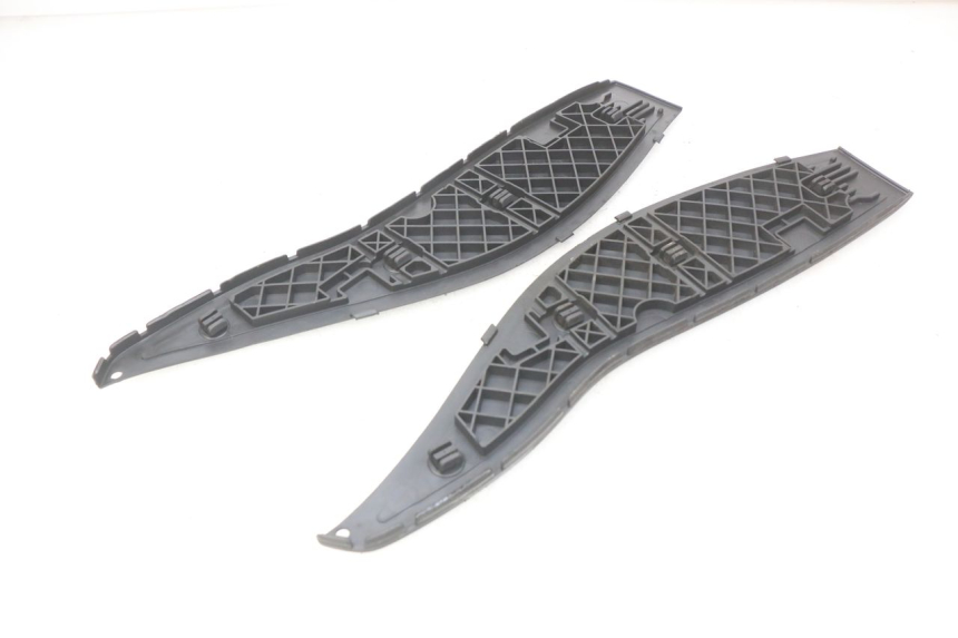 photo de FOOTBOARD MAT GILERA NEXUS 125 (2009 - 2013)