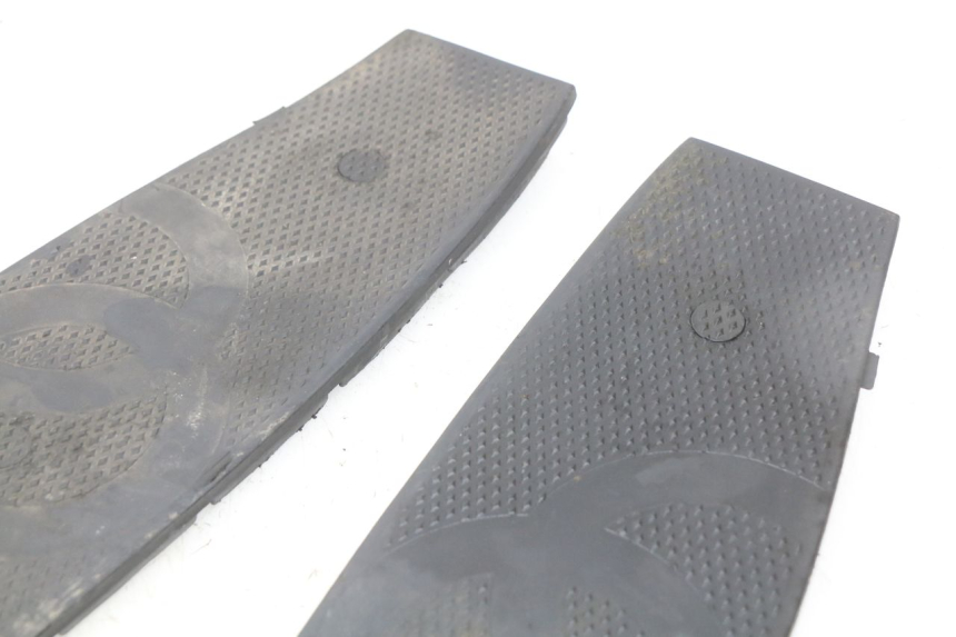 photo de FOOTBOARD MAT GILERA NEXUS 125 (2009 - 2013)