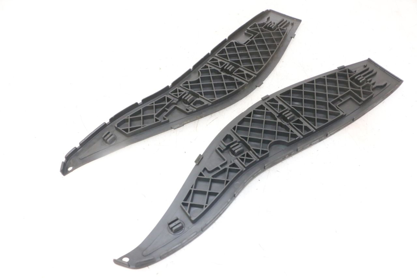 photo de FOOTBOARD MAT GILERA NEXUS 125 (2009 - 2013)