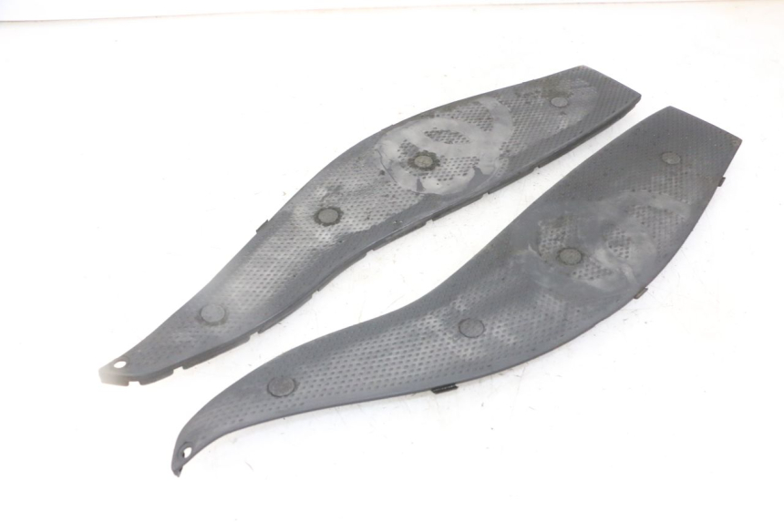 photo de FOOTBOARD MAT GILERA NEXUS 125 (2009 - 2013)