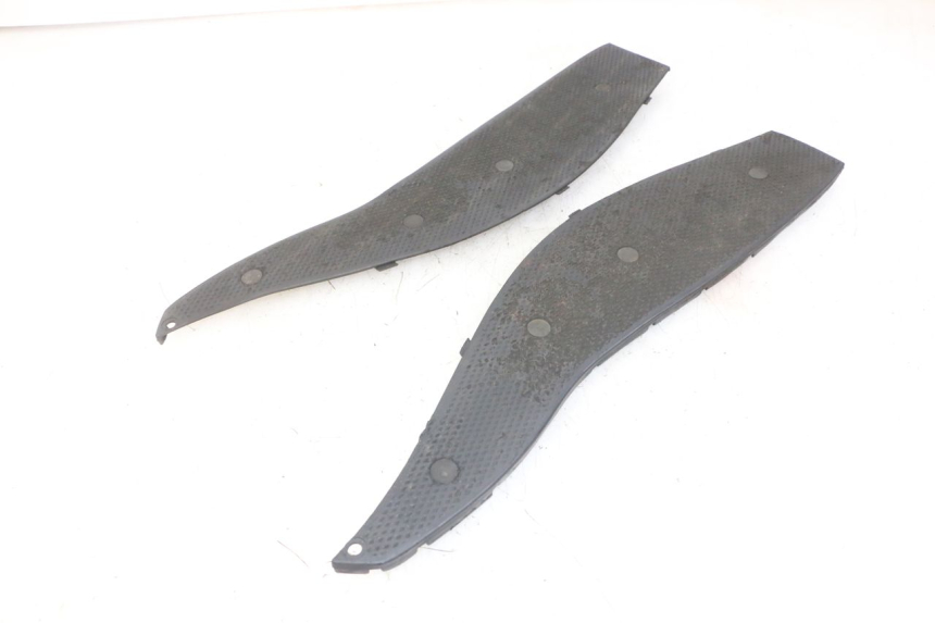 photo de FOOTBOARD MAT GILERA NEXUS 125 (2009 - 2013)
