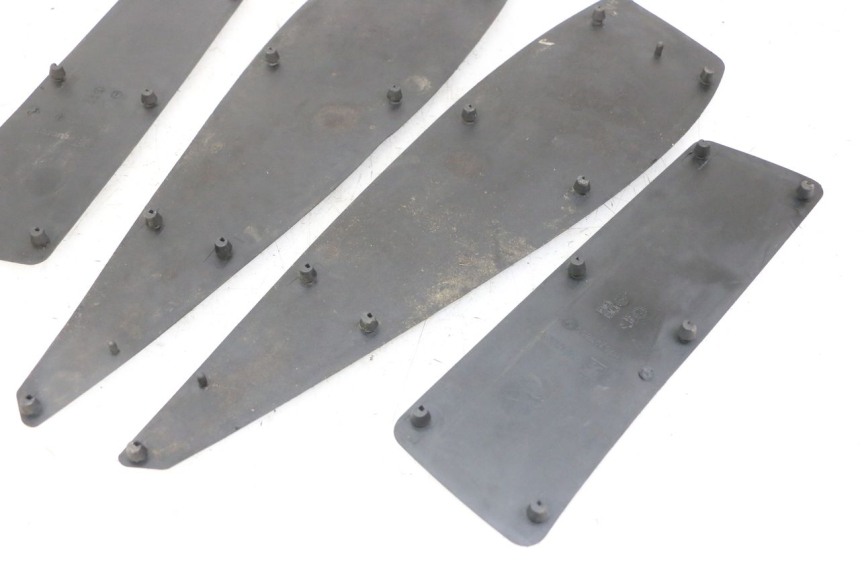 photo de FLOOR PANEL RUBBER PEUGEOT SATELIS 125 (2013 - 2018)
