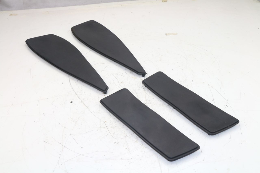 photo de FLOOR PANEL RUBBER PEUGEOT SATELIS 125 (2013 - 2018)