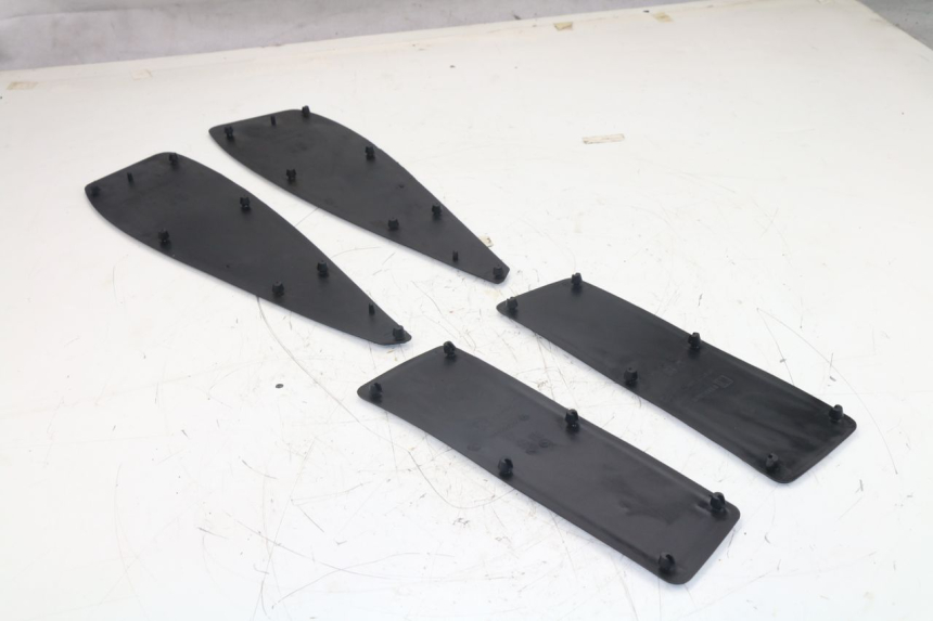 photo de FLOOR PANEL RUBBER PEUGEOT SATELIS 125 (2013 - 2018)