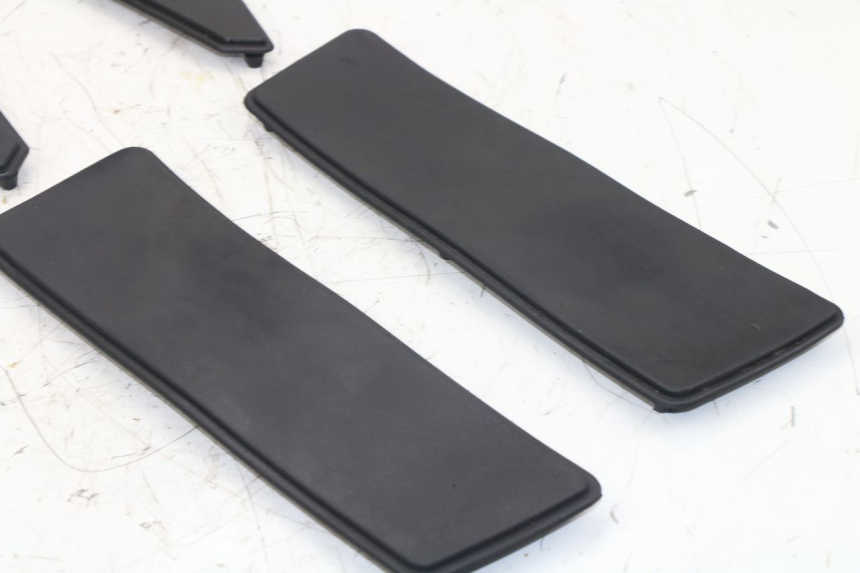 photo de FLOOR PANEL RUBBER PEUGEOT SATELIS 125 (2013 - 2018)