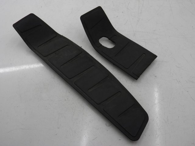 photo de FLOOR PANEL RUBBER PIAGGIO MP3 400 (2007 - 2009)