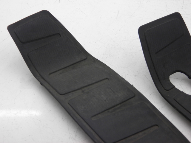 photo de FLOOR PANEL RUBBER PIAGGIO MP3 400 (2007 - 2009)