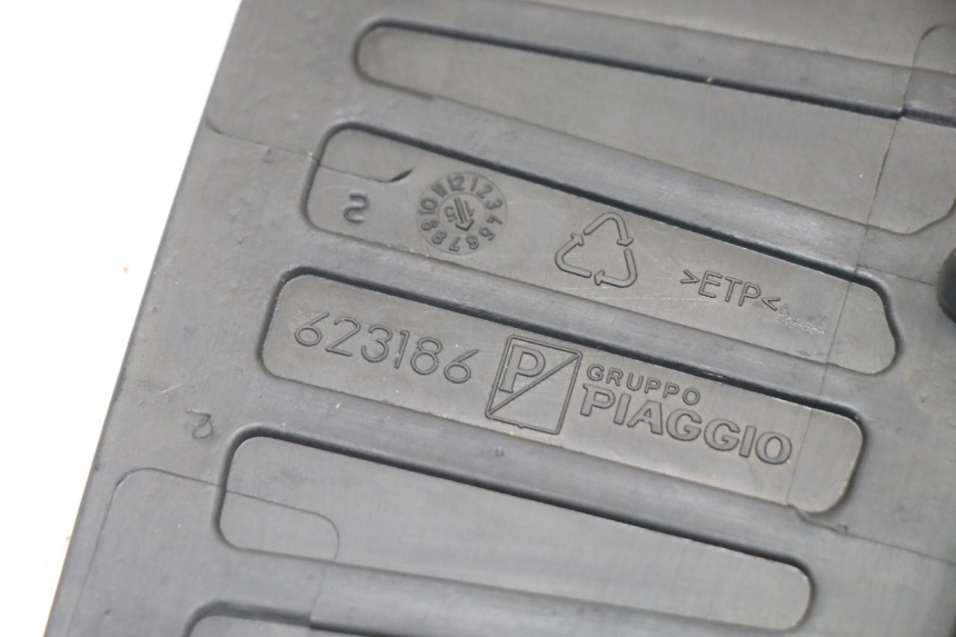 photo de FOOTBOARD MAT PIAGGIO MP3 500 (2014 - 2016)