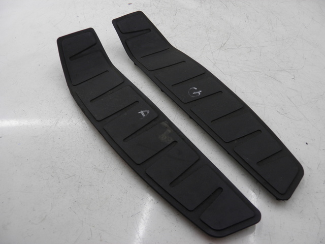 photo de FLOOR PANEL RUBBER PIAGGIO MP3 RL 125 (2006 - 2014)