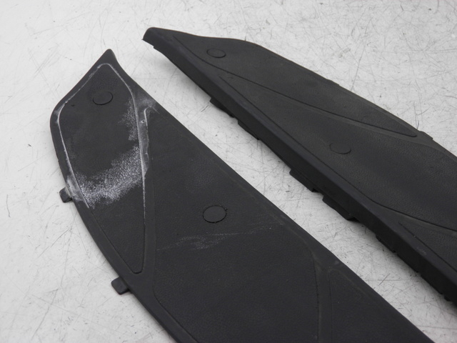 photo de FLOOR PANEL RUBBER PIAGGIO X9 EVOLUTION 125 (2003 - 2007)