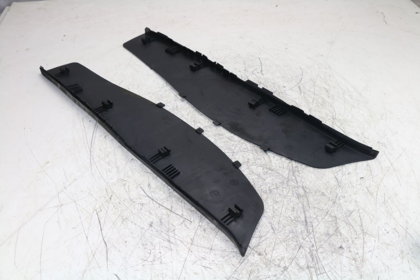 photo de FLOOR PANEL RUBBER PIAGGIO X9 EVOLUTION 125 (2003 - 2007)