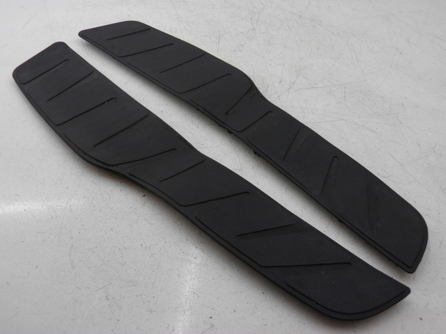 photo de FLOOR PANEL RUBBER PIAGGIO XEVO - X EVO 125 (2007 - 2016)