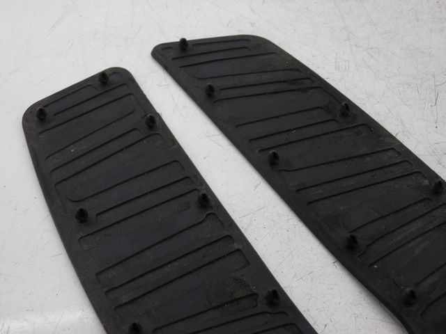 photo de FLOOR PANEL RUBBER PIAGGIO XEVO - X EVO 125 (2007 - 2016)