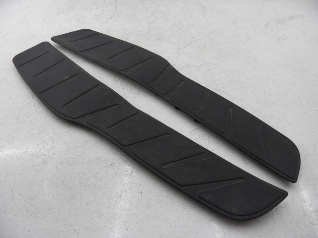 photo de FLOOR PANEL RUBBER PIAGGIO XEVO - X EVO 125 (2010 - 2015)