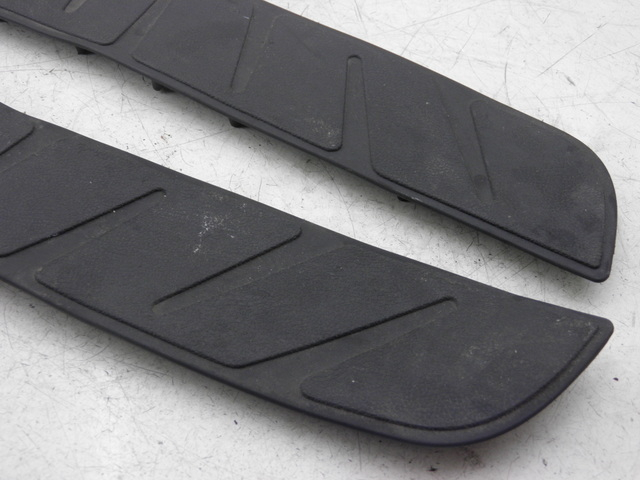 photo de FLOOR PANEL RUBBER PIAGGIO XEVO - X EVO 125 (2010 - 2015)