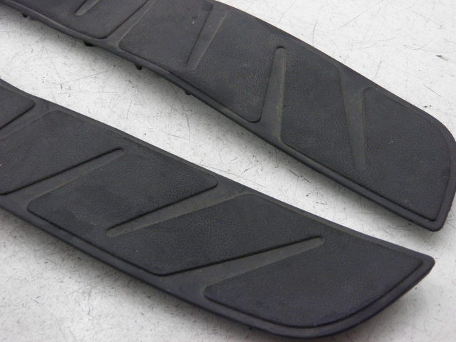 photo de FLOOR PANEL RUBBER PIAGGIO XEVO - X EVO 125 (2010 - 2015)