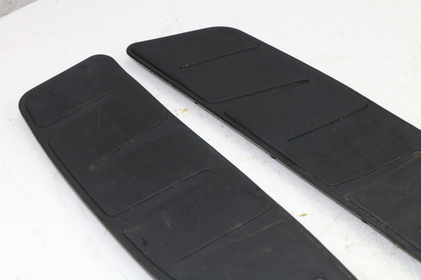 photo de FLOOR PANEL RUBBER PIAGGIO XEVO - X EVO 125 (2007 - 2016)