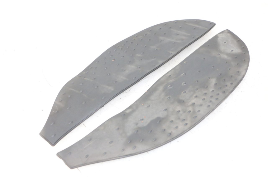 photo de FLOOR PANEL RUBBER APRILIA SCARABEO GT TOURING 125 (1999 - 2005)
