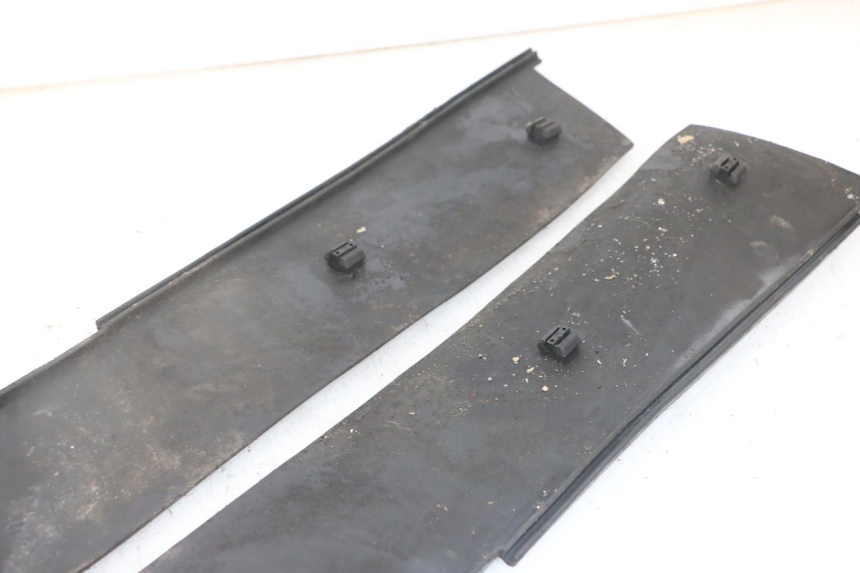 photo de FLOOR PANEL RUBBER PIAGGIO SUPER LX 125 (2000 - 2003)