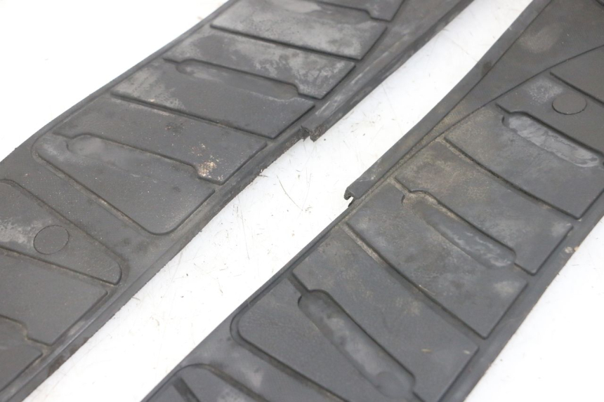 photo de FLOOR PANEL RUBBER PIAGGIO SUPER LX 125 (2000 - 2003)