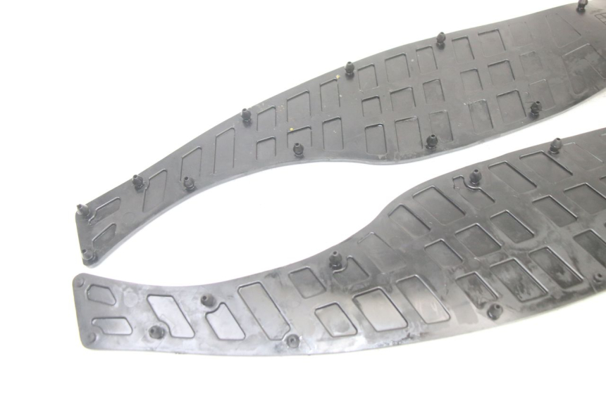 photo de FLOOR PANEL RUBBER SUZUKI BURGMAN 125 (2015 - 2017)
