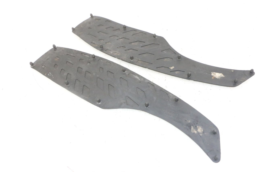 photo de FOOTBOARD MAT SUZUKI UH BURGMAN 125 (2002 - 2006)