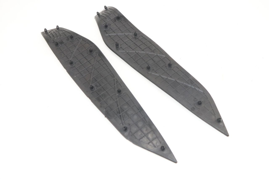 photo de FLOOR PANEL RUBBER YAMAHA XMAX X-MAX 125 (2006 - 2009)