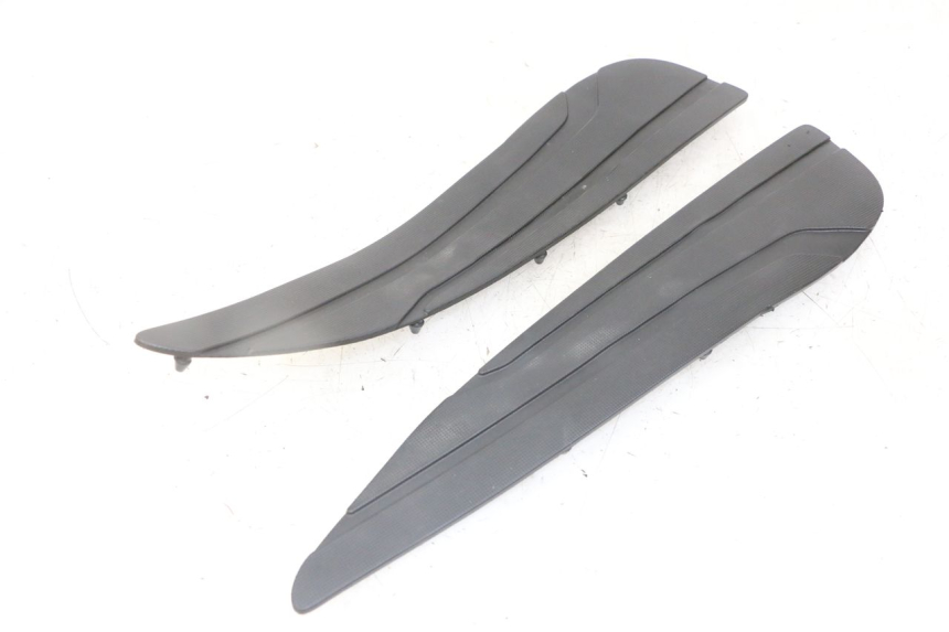 photo de FOOTBOARD MAT YAMAHA X-MAX XMAX 125 (2010 - 2014)