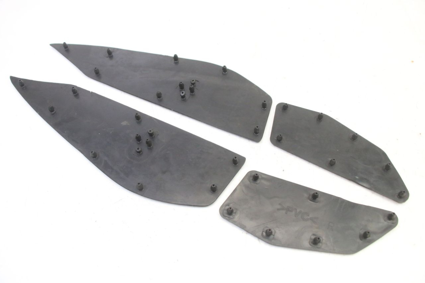 photo de FLOOR PANEL RUBBER YAMAHA XMAX X-MAX 125 (2021 - 2025)