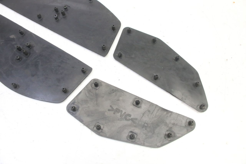 photo de FLOOR PANEL RUBBER YAMAHA XMAX X-MAX 125 (2021 - 2025)