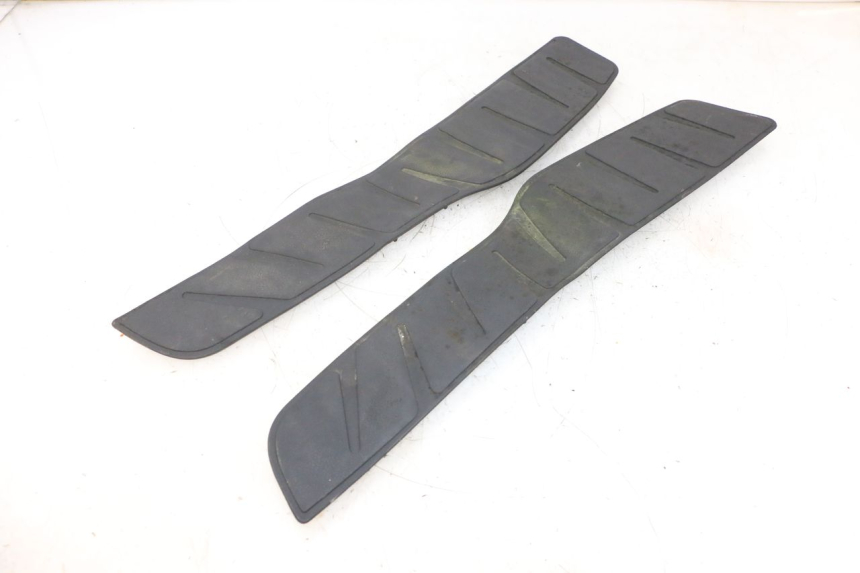 photo de FLOOR PANEL RUBBER PIAGGIO X8 125 (2004 - 2007) - Main view