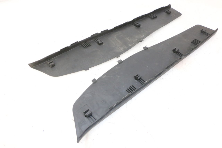 photo de FLOOR PANEL RUBBER PIAGGIO X9 EVOLUTION 125 (2003 - 2007)