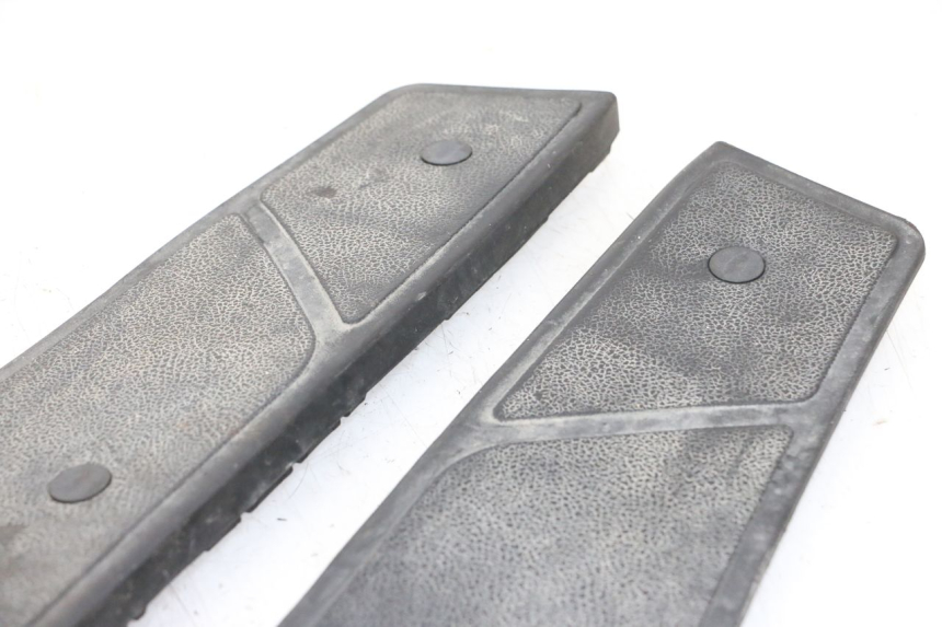 photo de FLOOR PANEL RUBBER PIAGGIO X9 EVOLUTION 125 (2003 - 2007)