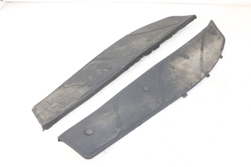 photo de FLOOR PANEL RUBBER PIAGGIO X9 EVOLUTION 125 (2003 - 2007)