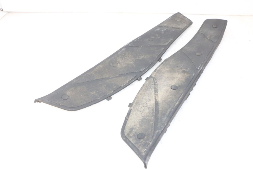 photo de FLOOR PANEL RUBBER PIAGGIO X9 EVOLUTION 125 (2003 - 2007)