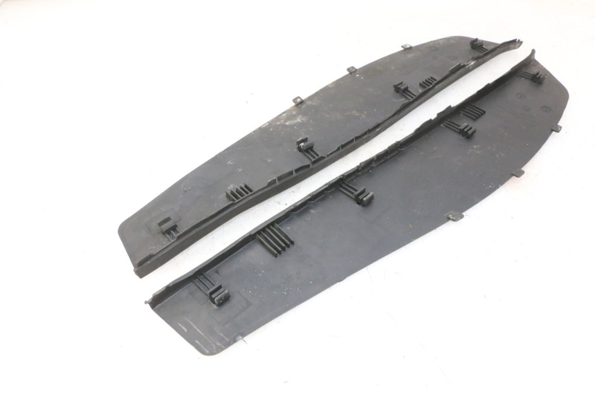 photo de FLOOR PANEL RUBBER PIAGGIO X9 EVOLUTION 125 (2003 - 2007)