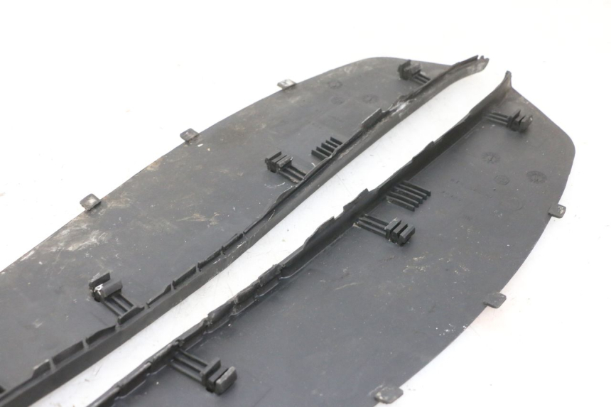 photo de FLOOR PANEL RUBBER PIAGGIO X9 EVOLUTION 125 (2003 - 2007)