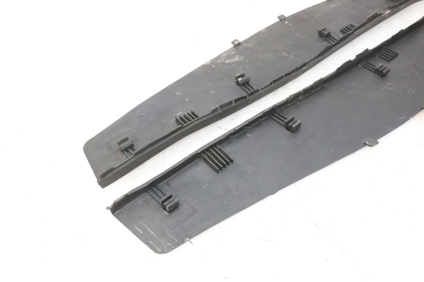 photo de FLOOR PANEL RUBBER PIAGGIO X9 EVOLUTION 125 (2003 - 2007)