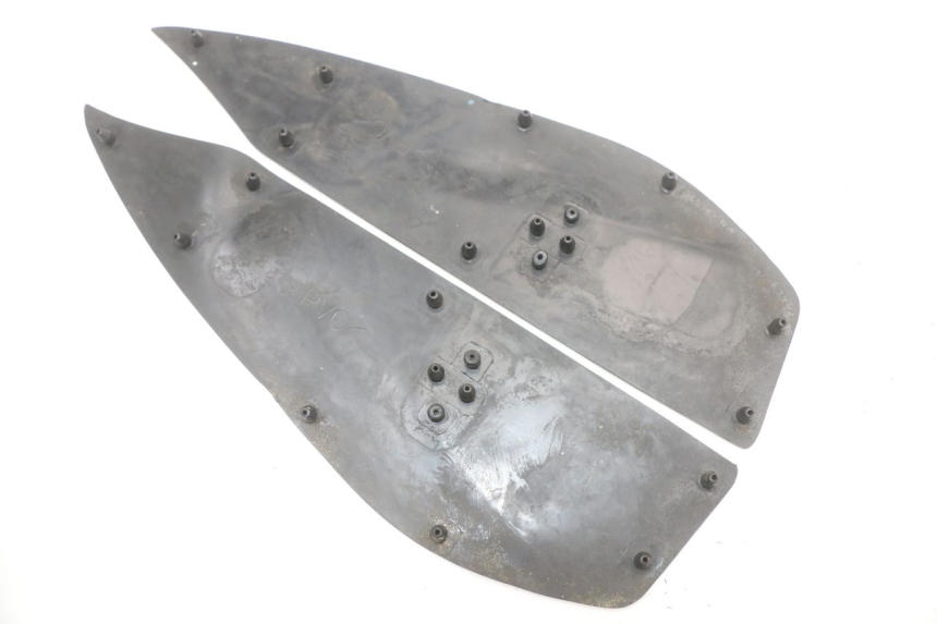 photo de FOOTBOARD MAT YAMAHA XMAX X-MAX ABS 125 (2017 - 2020)