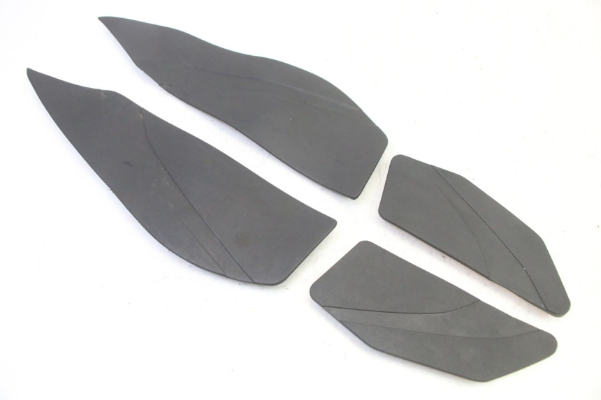 photo de FLOOR PANEL RUBBER YAMAHA XMAX X-MAX 125 (2021 - 2025)