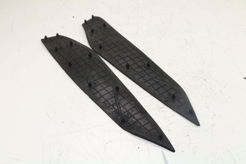 photo de FOOTBOARD MAT YAMAHA X-MAX XMAX 250 (2006 - 2009)