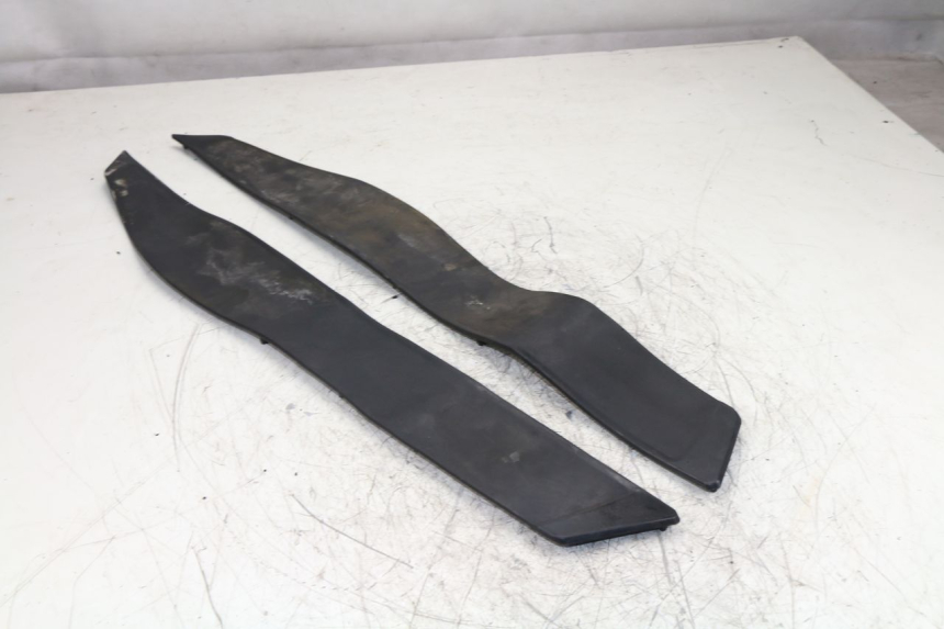 photo de FLOOR PANEL RUBBER YAMAHA YP MAJESTY ABS 400 (2007 - 2009)