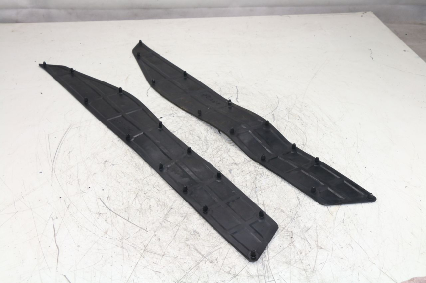 photo de FLOOR PANEL RUBBER YAMAHA YP MAJESTY ABS 400 (2007 - 2009)