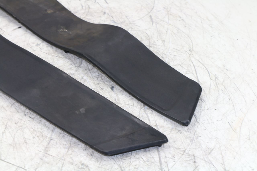 photo de FLOOR PANEL RUBBER YAMAHA YP MAJESTY ABS 400 (2007 - 2009)