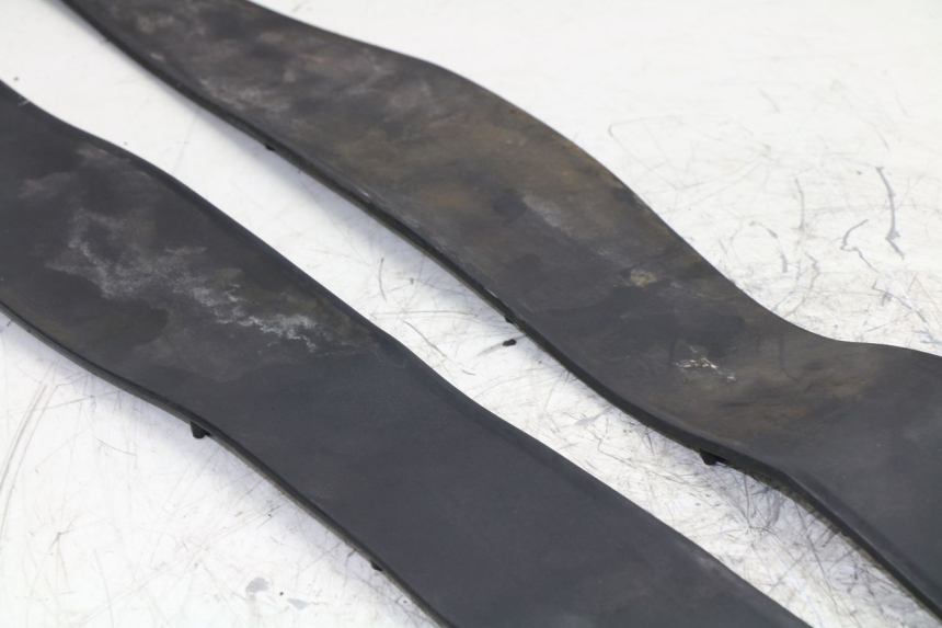 photo de FLOOR PANEL RUBBER YAMAHA YP MAJESTY ABS 400 (2007 - 2009)