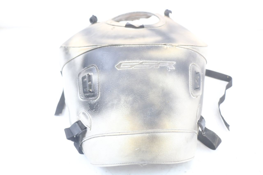 photo de FUEL TANK COVER SUZUKI GSR 750 (2011 - 2017)