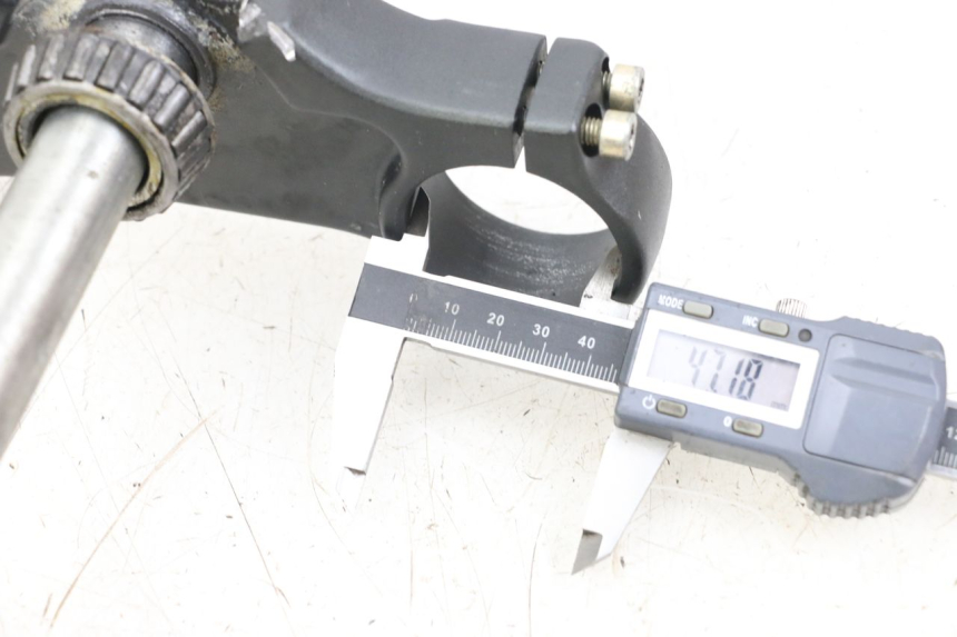 photo de YOKES FORK APOLLO RFZ 140