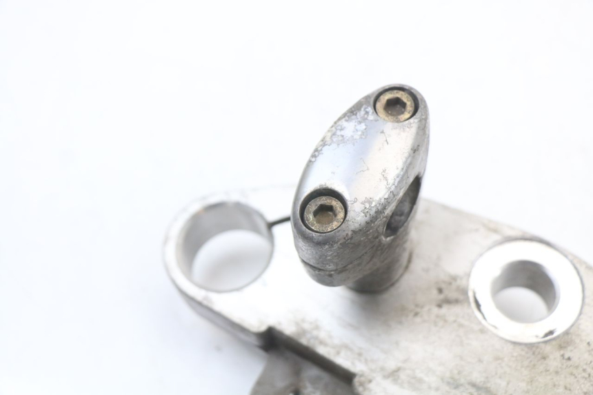 photo de UPPER FORK YOKE HYOSUNG GV AQUILA 125 (2000 - 2004)