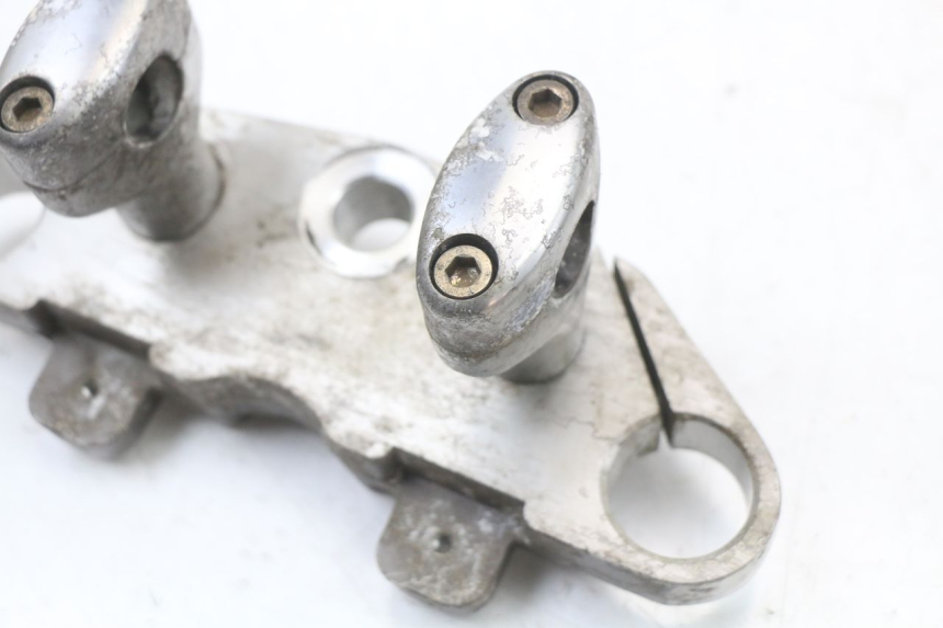 photo de UPPER FORK YOKE HYOSUNG GV AQUILA 125 (2000 - 2004)