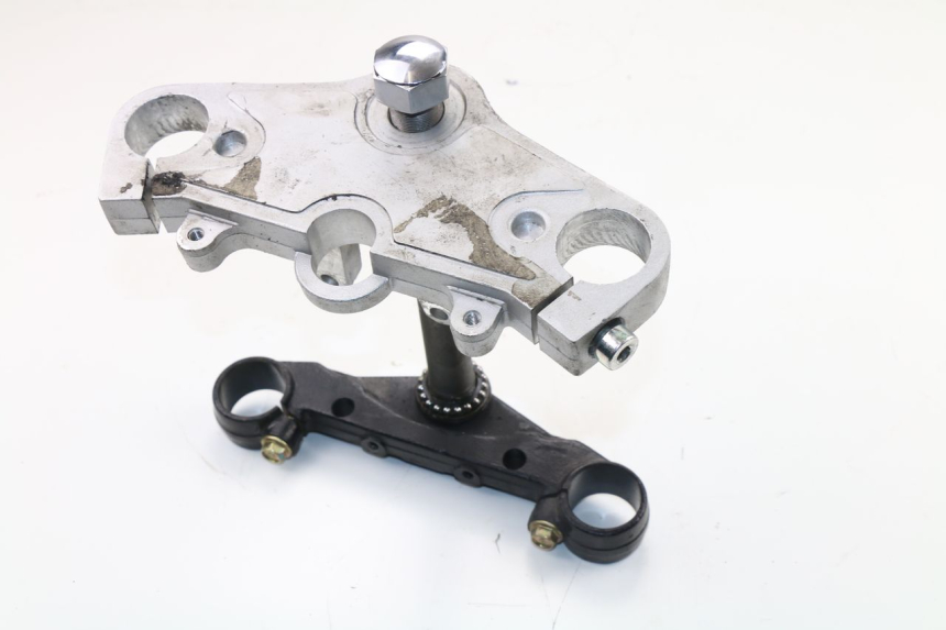 photo de UPPER FORK YOKE DAELIM VJ ROADWIN 125 (2004 - 2007)